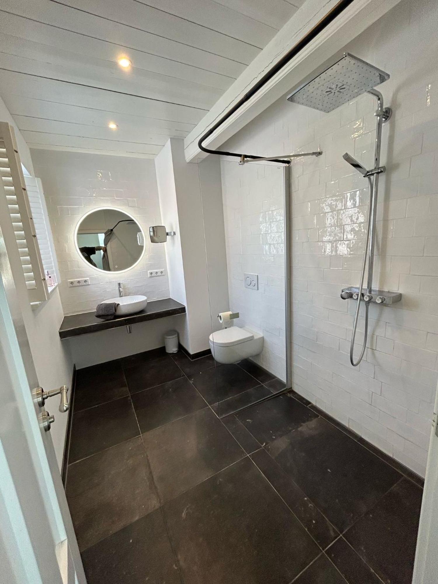 Apartment Kapitaenshaus Von 1712 - Neu Saniert Nieblum